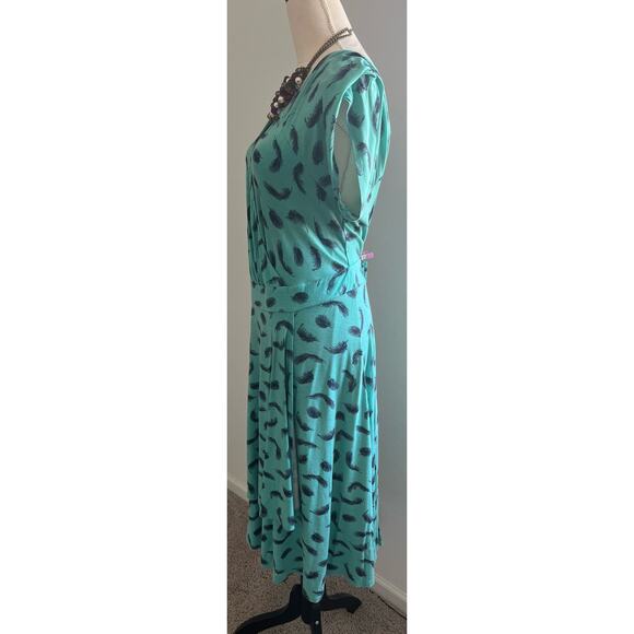 Torrid Aqua Blue Feather Print Faux Wrap V-Neck Front Round Back Dress Sz 2X - Picture 7 of 11